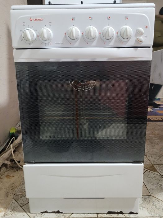 Продам газовую плиту