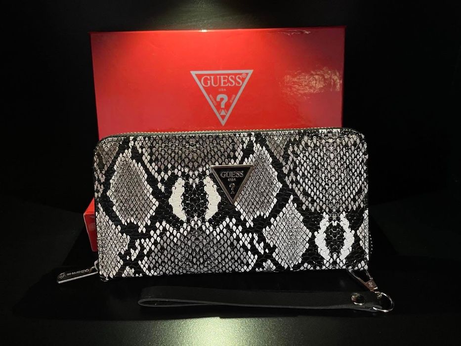 Дамски портфейли