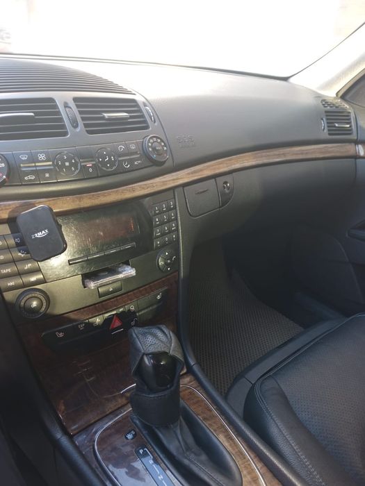 Продам Мерседес Е240