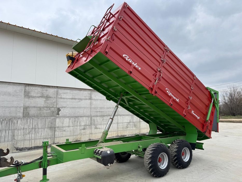 Продавам ремаркета за трактор