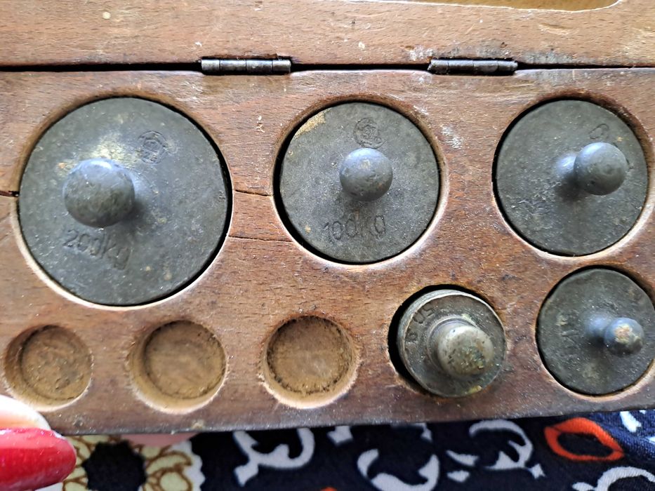 Balanță cântar de bucătărie bronz turnat alamă anii 1950