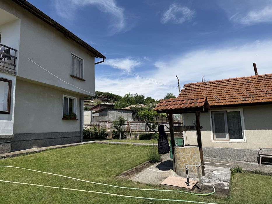 Къща в село  Балкански