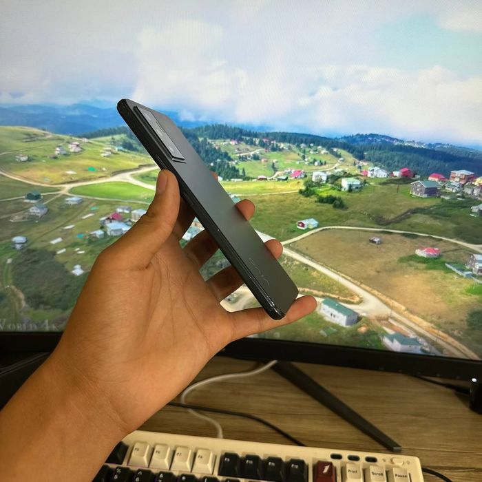 Vivo V23e flagman 128/8+4 Gb srochni