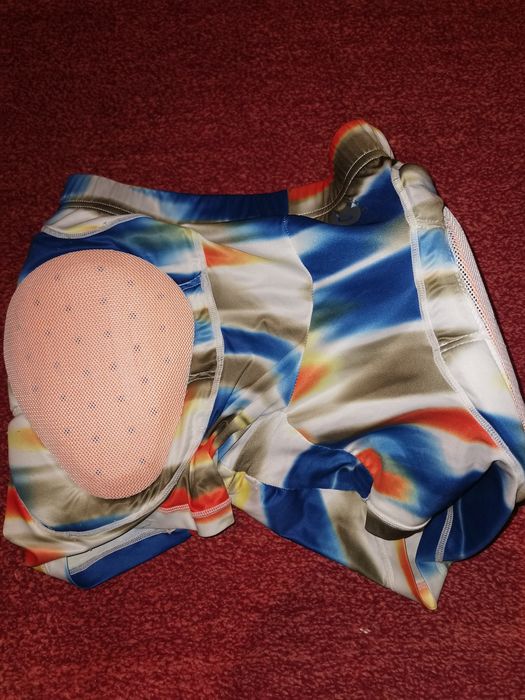 Pantaloni short protecție burton D3O
Mărimea S femei
Stare foarte bună