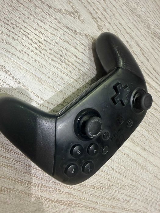 Nintendo Switch Pro Controller (NSP140)