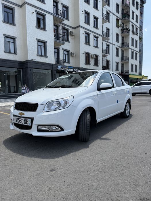 Nexia 3 avtomat sotiladi