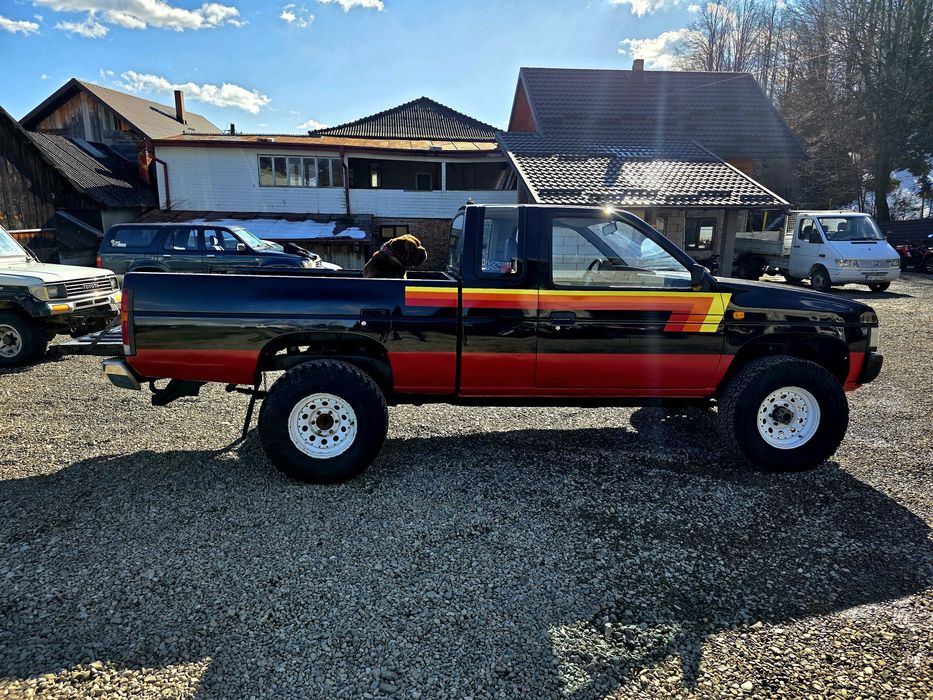 Nissan navara d21 king cab (hilux l200)