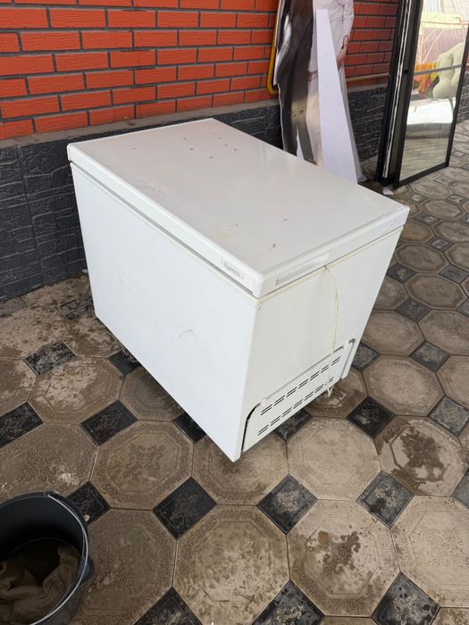 Продам срочно морозильник