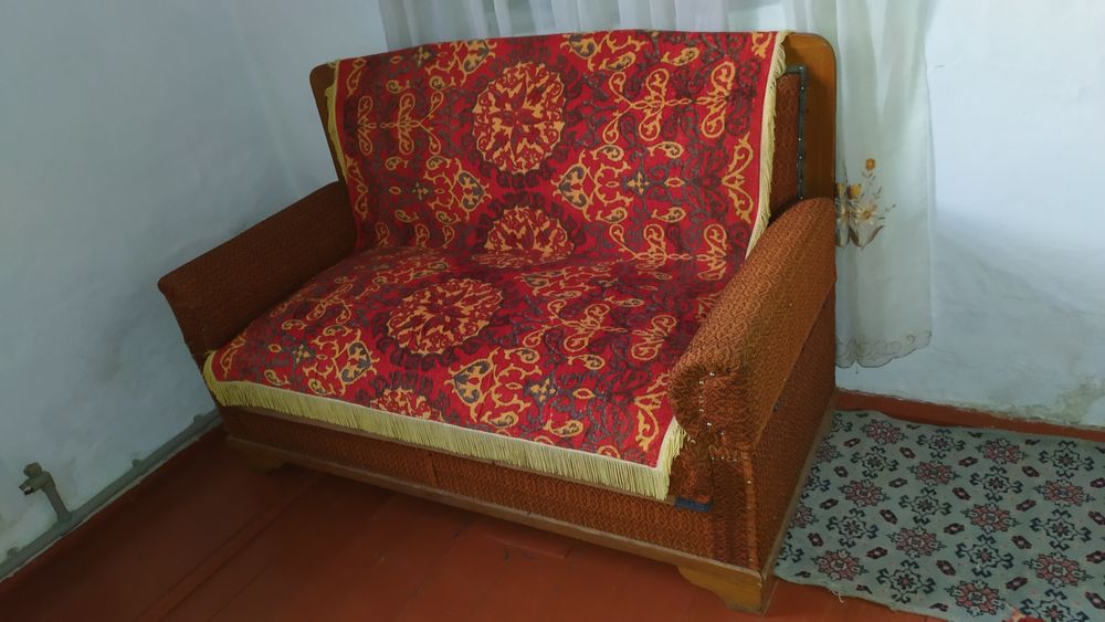 Диван со съемной спинкой