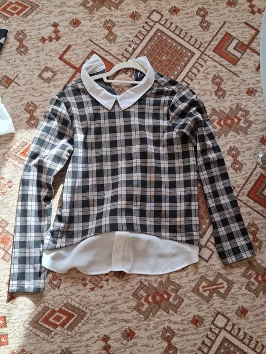 блуза с яка и шарка