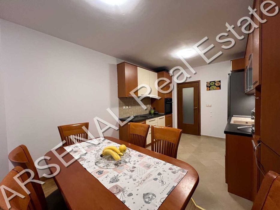 Дава се под наем Тристаен апартамент в София, Стрелбище - 116 кв.м за 750 € - Снимка #3