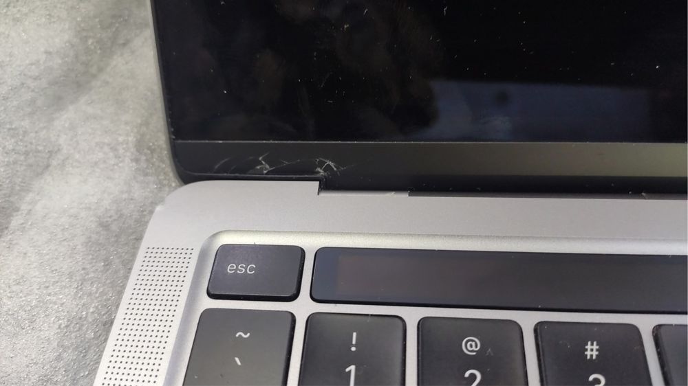 MacBook Pro M1, 13'' 8/256 GB Model: A2338
