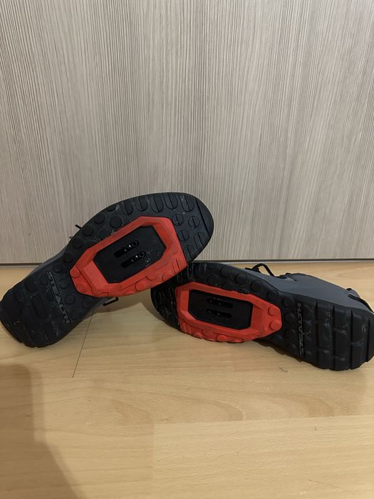 Vand pantofi clips five ten si nike x gortex