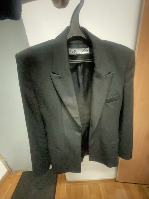 Продам женские пиджаки