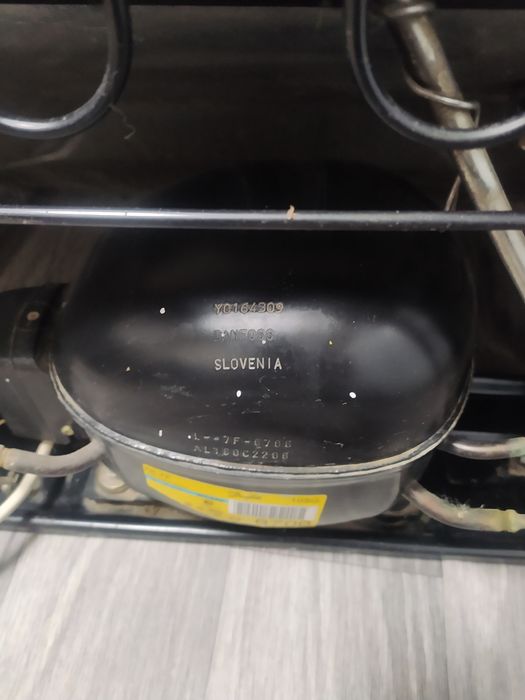 Продам морозильную камеру