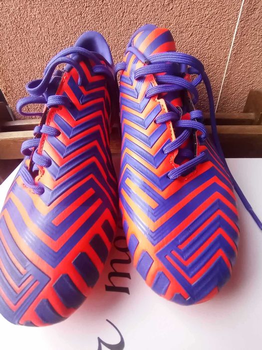 Футболни обувки Adidas Predator.