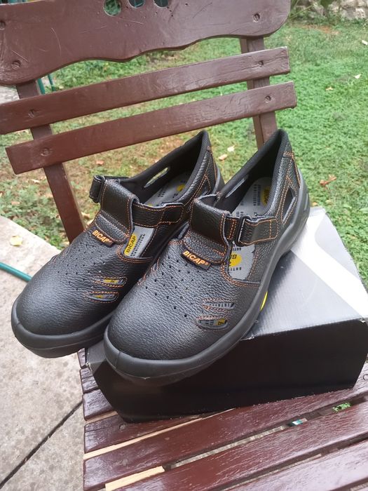 Sandale noi, bărbați pentru muncă
