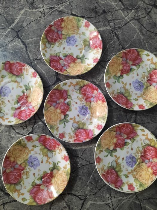 Продам блюдца тарелочки кружки