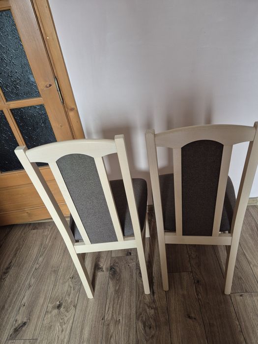 4 scaune noi, in stare foarte bună