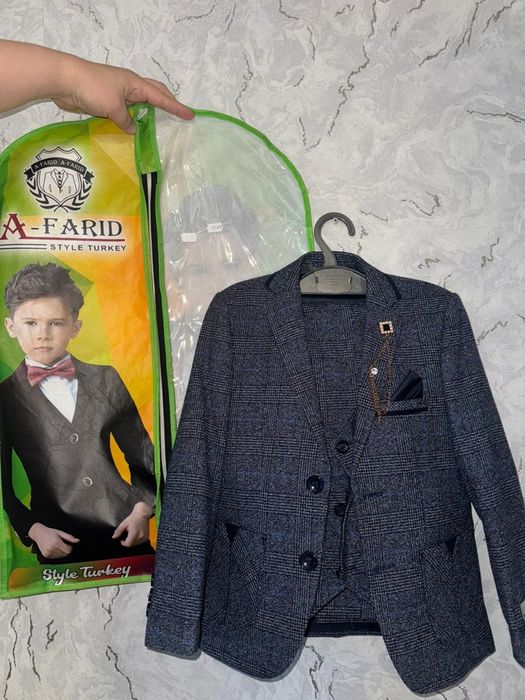 Костюм тройка на мальчика