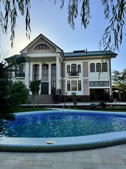 Продается шикарный дом на берегу реки