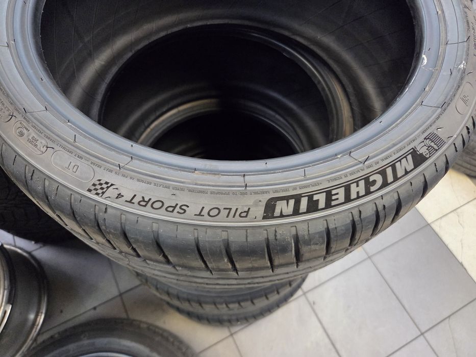 Anvelope noi Michelin Pilot Sport 4 235 40 18