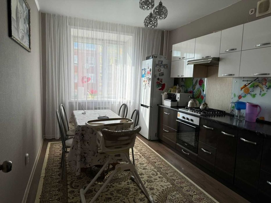 Продам 2 ком Назарбаева