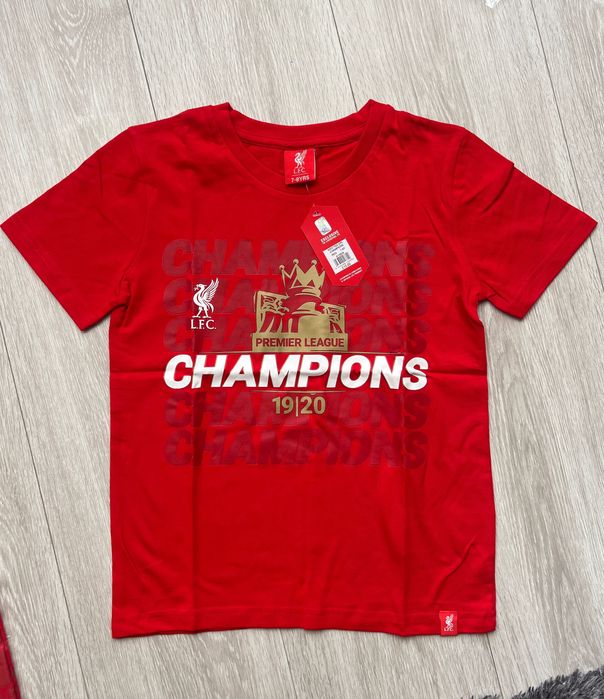 Детски тениски на Ливърпул различни размери