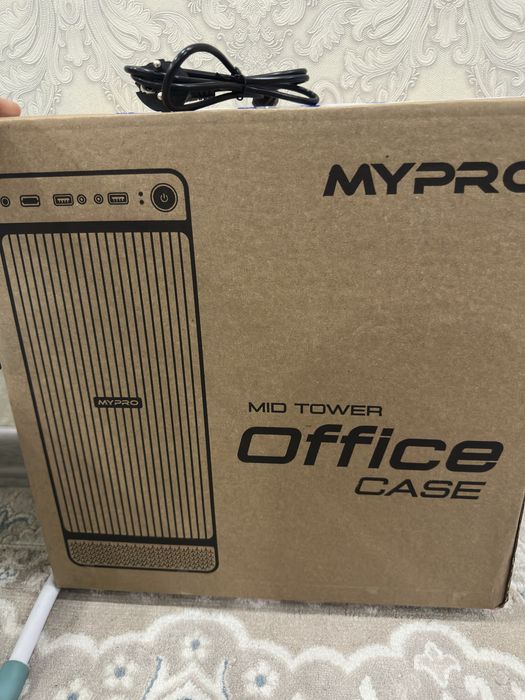 Монитор и корпус для компьютера