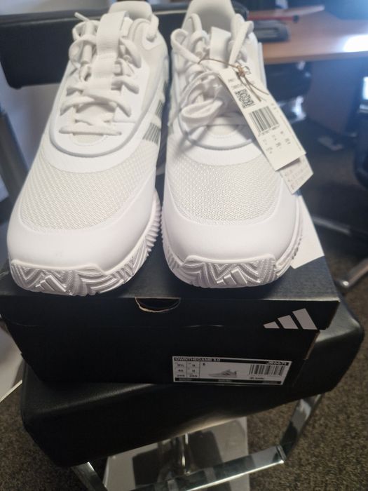 Vand lot de 10 buc,gheata Adidas, noi cu eticheta nr 46