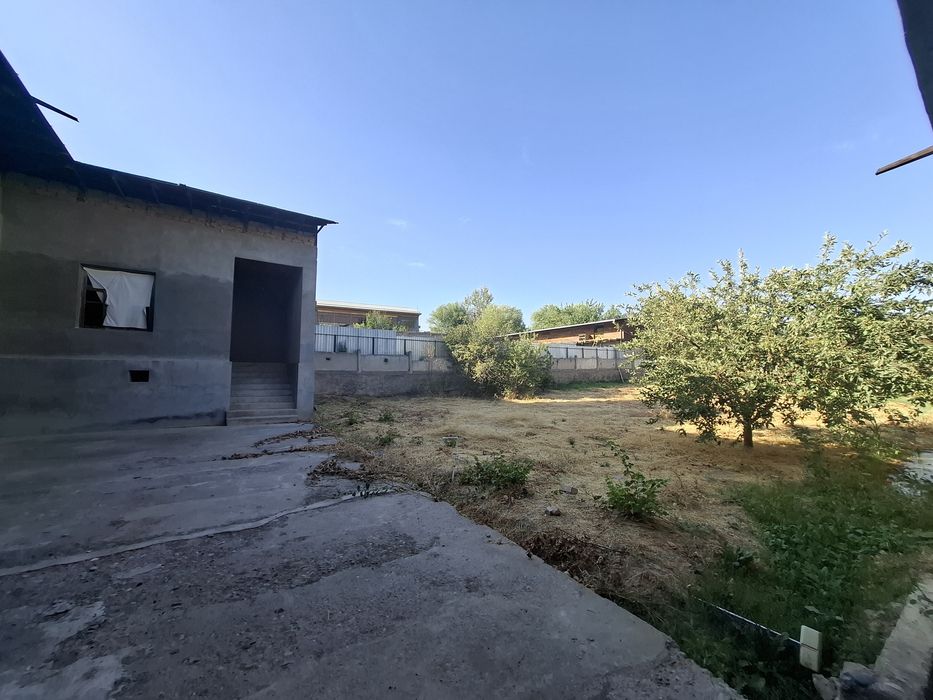 Маданиятда уй сотилади.  Продаётся дом