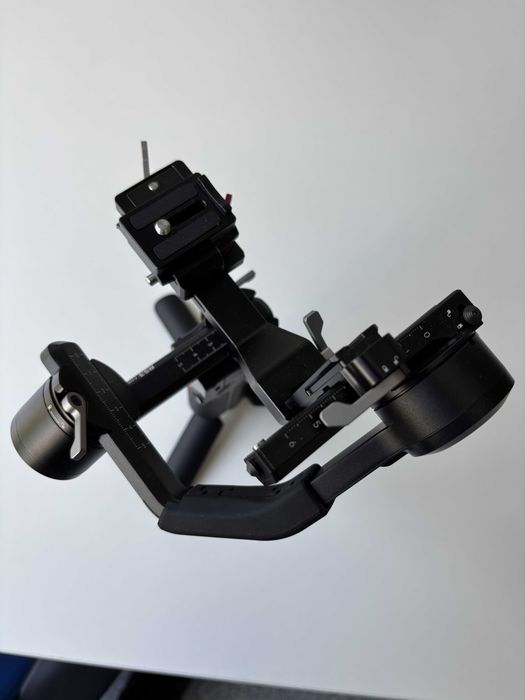 Stabilizator Gimbal DJI RS 3 Mini – Stare perfectă