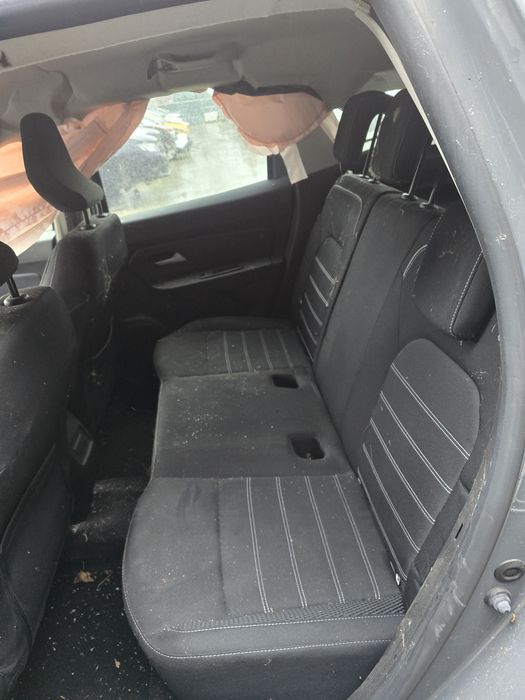 Dezmembrez/piese Dacia Duster 2023 1.5 dci  13.000 km