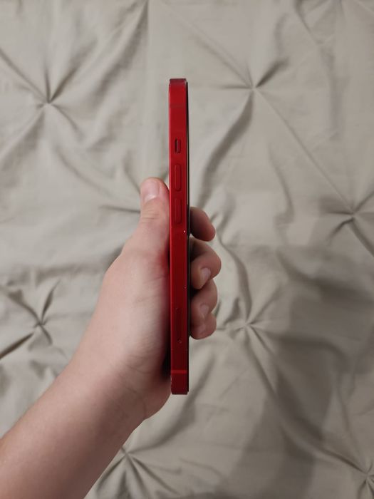 iPhone 13 red 76% sănătatea bateriei