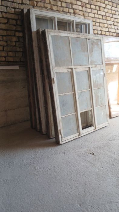 Эски эшик ва ойналар