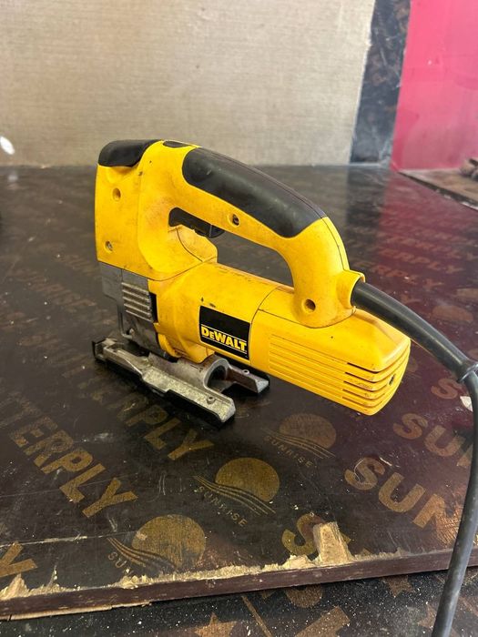 Зеге DEWALT перфектно състояние внос от Англия на 220 волта