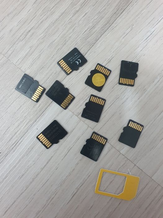 Mikro fleshka 16,2,8,1,512mb