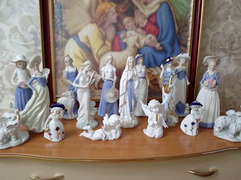 Форфоровые статуэтки