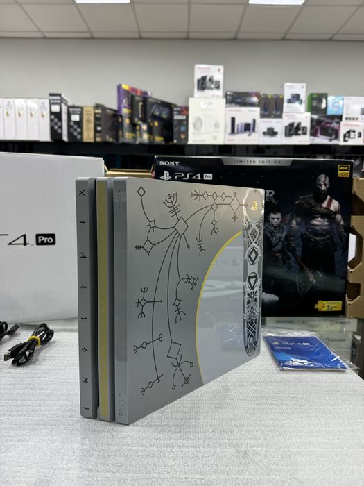 Ps 4 Pro 1TB Limited Edition GoD of WaR Oyin bor tayor