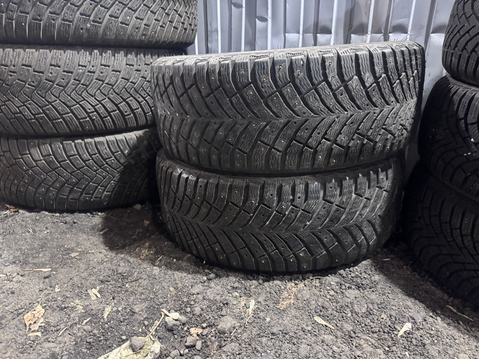 Шины  225/55/16   2 шт Мишлен