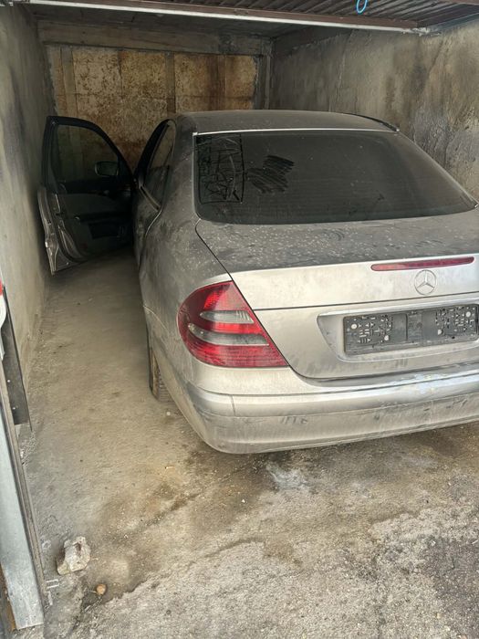 Mercedes e270 седан може и на части