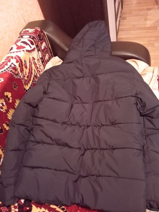 Продам куртку 48-50 размер черная