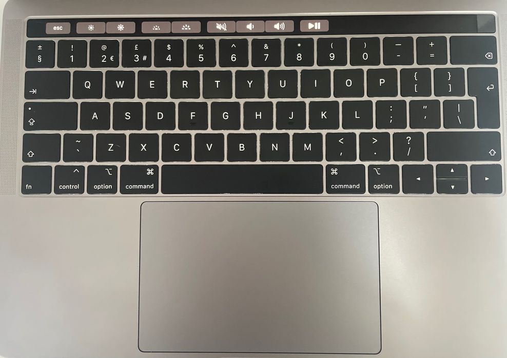 Продавам MacBook Pro
