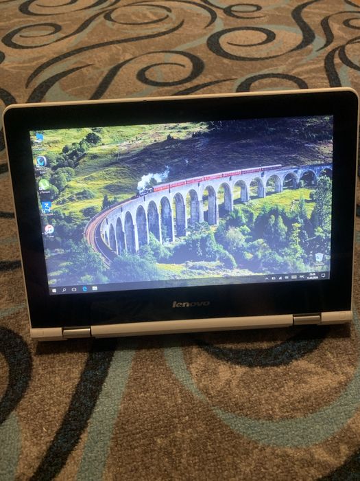 Lenovo Yoga 300 трансформер