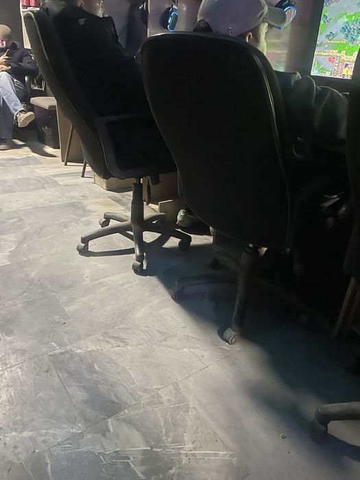 Kreslo ofislarga quyiladigan