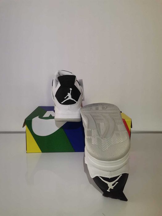 Jordan 4 Military Black 36-45 (Livrare cu Verificare)