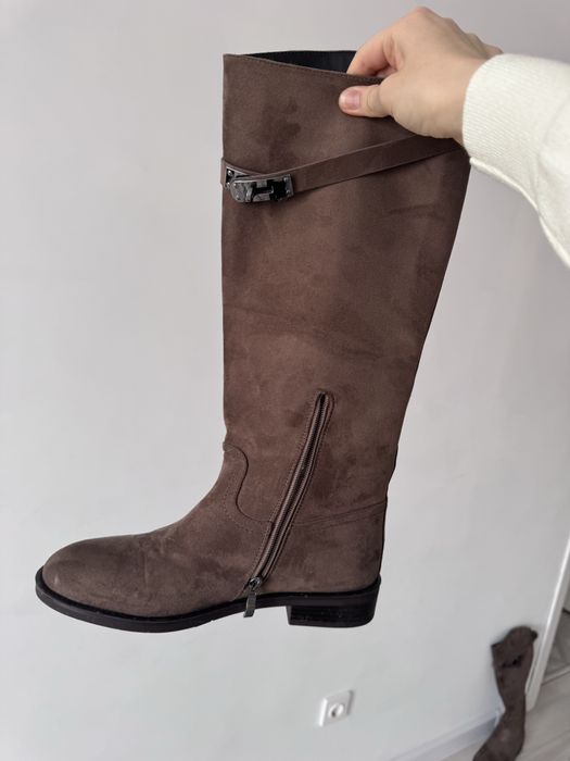 Кофта и сапоги в хорошем качестве