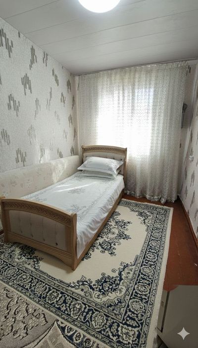 Спутник 1. этаж 1. ком 2. Выход в огород