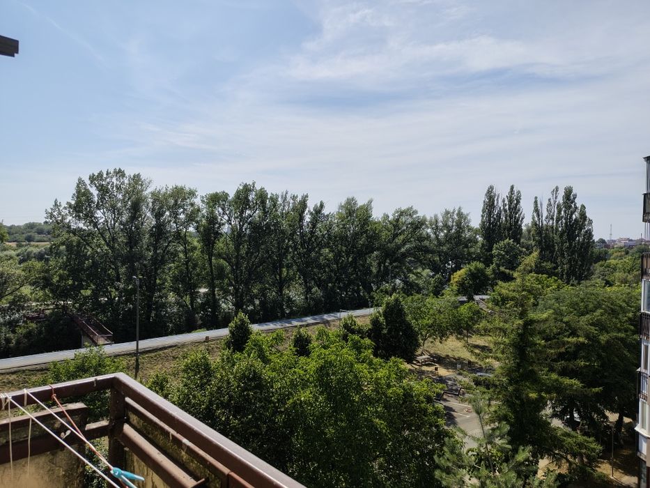 Închiriez apartament 2 camere pe malul Mureșului — fotografia 1