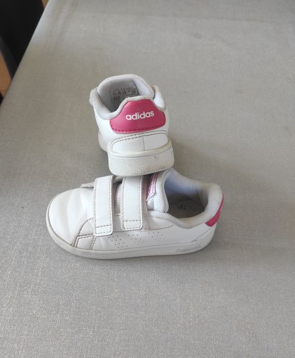 Adidasi marime 24